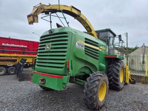 John Deere 7300 2006 - Image 2