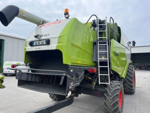 Claas Tucano 440 - Image 4