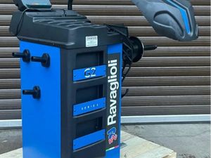 Ravaglioli Wheel Balancer Semi Auto 230v - Image 4