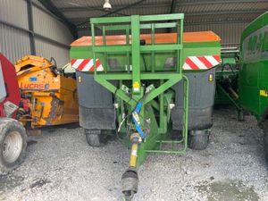 Amazone Fertiliser spreader - Image 2