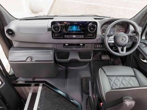 Mercedes Benz Sprinte 19+D - Avantgarde - Image 3