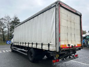 2010 SCANIA P230 Sleepercab, 4X2 27ft Curtainsider - Image 4