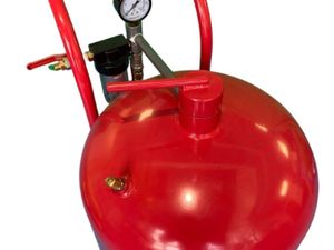 20 Gallon Sandblasting Pot - Image 3