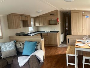 NEW YEAR SALE ON.. BARGAINS GALORE - Image 4