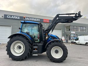 Valtra N135A G5s Loader - Image 3