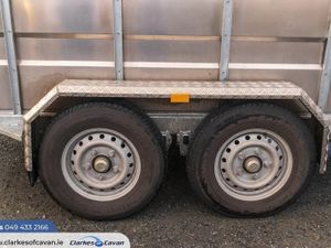New MTec 12ft x 6ft Twin Axle Livestock Trailer - Image 4