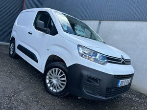 2020 Citroen Berlingo 88km - 220V inverter - Image 2