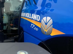 2023 T7.210 Ex Demo - Image 3