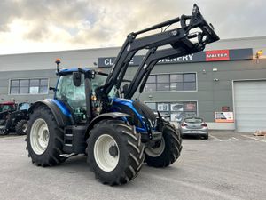 Valtra N135A G5s Loader - Big Tyres - Image 4