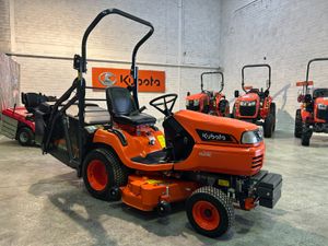 Kubota G21 High Dump Lawn Mower - Image 4