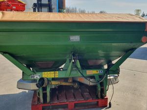 Amazone  ZAM 1700 Litre Fertilizer Spreader - Image 3