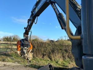 MDE SX Hydraulic Grabs - Image 4