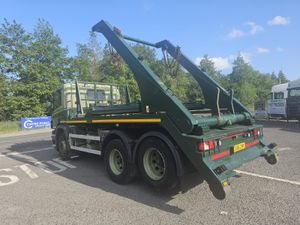 2015 Scania P320 6x2 twin wheel skip truck - Image 4