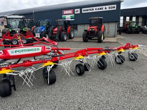 New Pottinger 40ft Trailed tedder - Image 3
