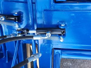 Dowd Hydrualic Bale Lifters - Image 4