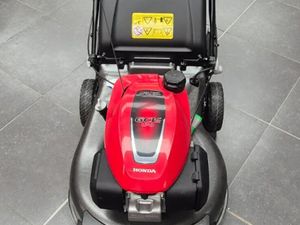 Honda HRN536VYE walk-behind lawnmower - Image 2