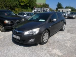 Opel Astra 2012 - Image 2