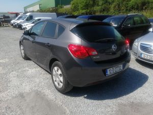 Opel Astra 2012 - Image 4