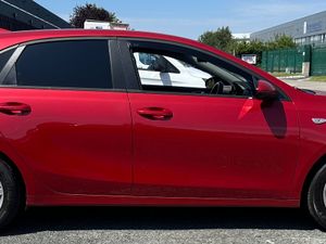 2021 Kia Ceed Commercial - Image 4