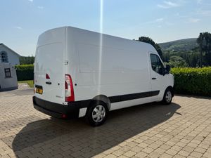 2022 (222 Reg) Renault Master Business+ 135 MWB - Image 4