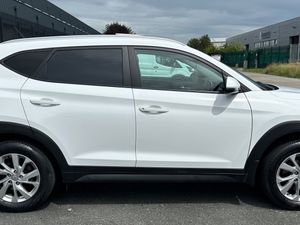 202 Hyundai Tucson Commercial - Image 3