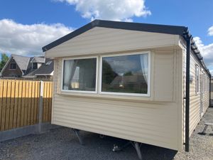 SNAPPED UP. ANOTHER BEAUTIFUL WILLERBY SEASONS - Image 2
