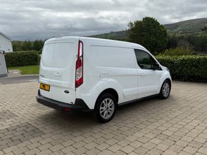 2022 Ford Transit Connect Limited Automatic - Image 4