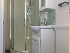 AFFORDABLE 3BED WINTER PACK. - Image 2