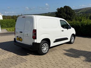 2022 Peugeot Partner Professional Pro 100bhp - Image 4
