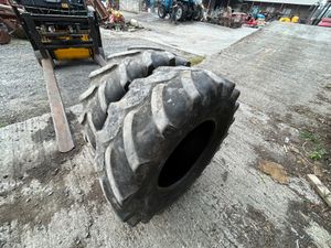 Firestone 380/70 R24 Tyres - Image 4