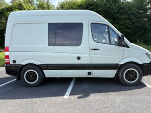 142 Mercedes Sprinter Camper van - Image 4