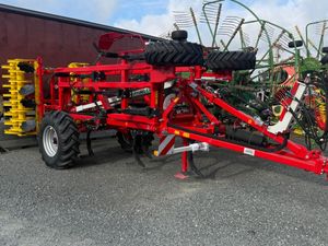 New and DEMO Pottinger Terria 4030 Grubbers