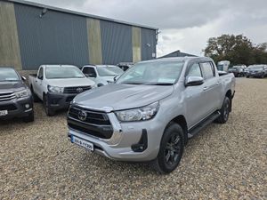 Toyota Hilux 2.8 D4D SR5 "Extras" - Image 4