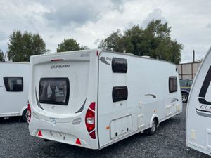 Lunar 6 Berth Triple Bunkbed Big Washroom Caravan - Image 3