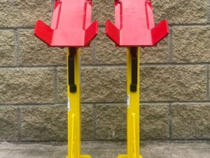 Freestanding tippertruck chassis body support prop - Image 2