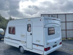 Lunar LIGHTWEIGHT 2-3 Berth Caravan For Sale - Image 4