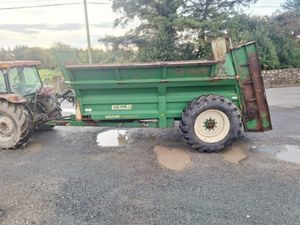 2003 ECE Fieldmaster 900 Rear Discharge Muck Sprea - Image 4