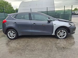 ?€300 OFF *2015 Kia Ceed 1.6 Diesel - Image 3