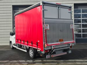 Renault Master Red Edition Curtain Side - Image 3