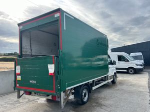 Man Tge Box van with tail lift - Image 3