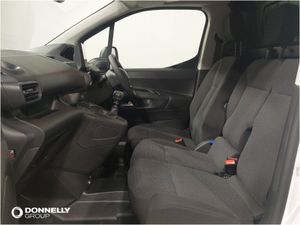 Peugeot Partner Standard Diesel Professional Plus - Image 4