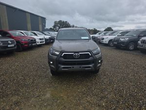 Toyota Hilux 2.8 D4D Invincible X 204Bhp - Image 2