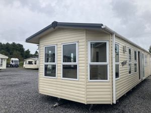 SNAPPED UP. LUXURY 2 BED WITH ALL THE TRIMMINGS - Image 4