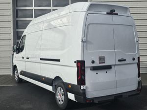 Renault Master Red Edition L3H3 170BHP - Image 4