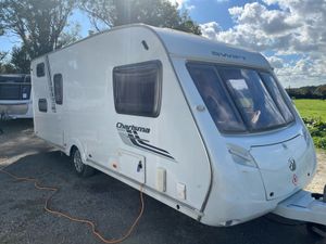 Swift Charisma 585 bunkbeds full awning - Image 4