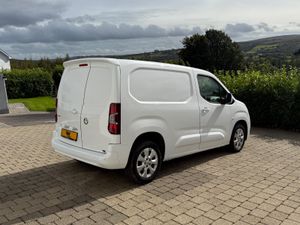2019 (192) Vauxhall Combo Sportive 1.5 100bhp - Image 4