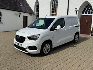 2019 (192) Vauxhall Combo Sportive 1.5 100bhp - Image 3
