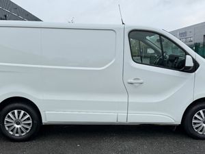 192 Renault Trafic High Spec - Image 3