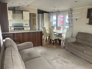 SNAPPED UP AND TAKEN.  Happy customers - Image 4