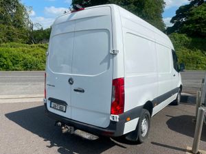 Mercedes-Benz Sprinter 317 MWB High Roof RWD - Image 4